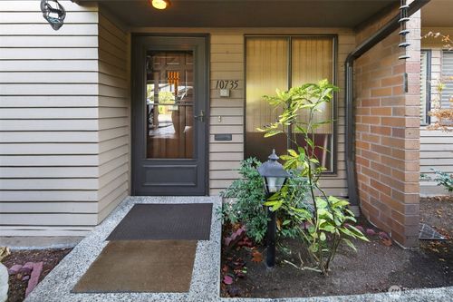 735-10735 Glen Acres Dr S, Burien, WA, 98168-1554 | Card Image