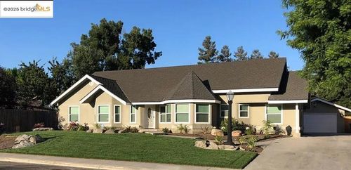 1740 S Teddy St, Visalia, CA, 93277-8424 | Card Image