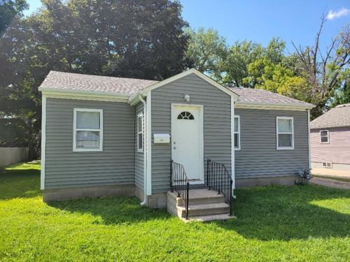 390 N Broadway, Wells, MN, 56097-1519 | Card Image