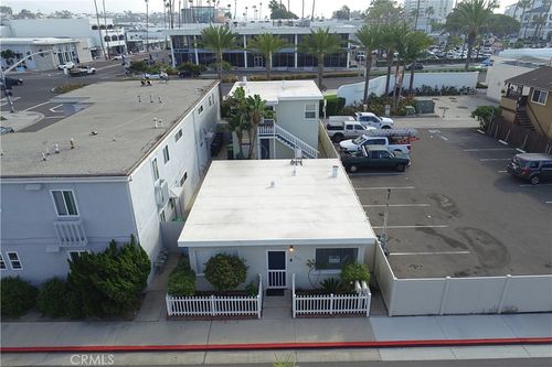 522 Clubhouse Ave, Newport Beach, CA, 92663-3211 | Card Image