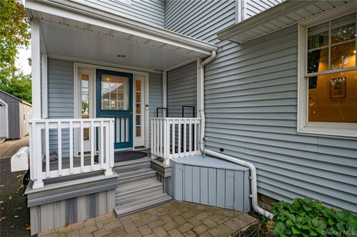 190 Academy St, Bayport, NY, 11705-1708 | Card Image