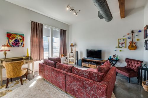 322-2502 Live Oak St, Dallas, TX, 75204-5609 | Card Image