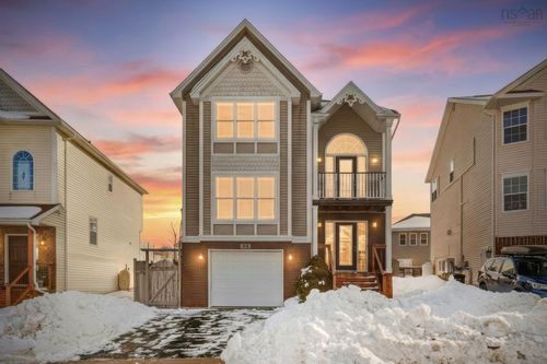 94 Cutter Dr, Halifax, NS, B3M4W5 | Card Image