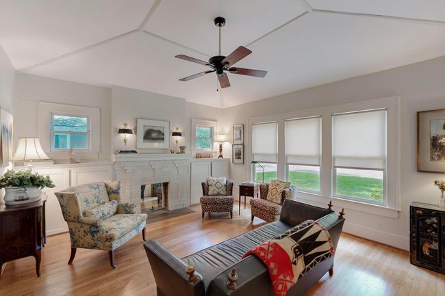 609 Valencia St, House other with 3 bedrooms, 2 bathrooms and null parking in Dallas TX | Image 8