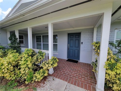 na-2805 13th St, Vero Beach, FL, 32960-3922 | Card Image