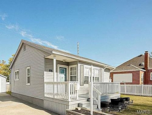 867 E Penning Ave, Wood River, IL, 62095-2139 | Card Image