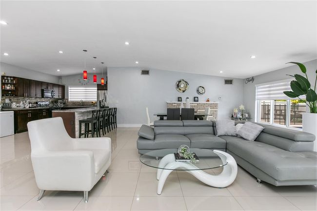 9485 Thanksgiving Dr, House other with 4 bedrooms, 3 bathrooms and null parking in Cutler Bay FL | Image 6