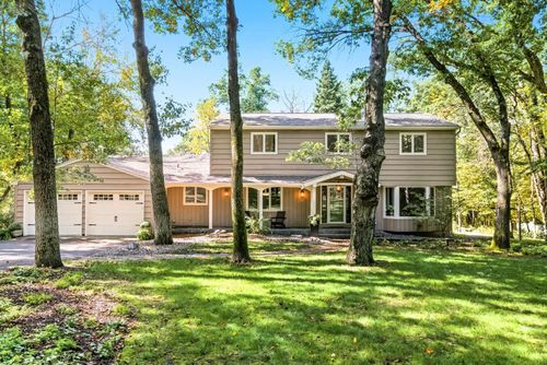 989 Priester Ln, Hudson, WI, 54016-7532 | Card Image