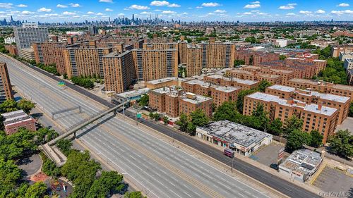 5j-9910 60th Avenue, New York, NY, 11368 | Card Image