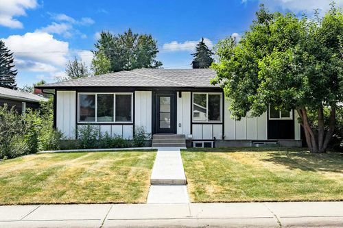451 Arlington Dr Se, Calgary, AB, T2H1S4 | Card Image