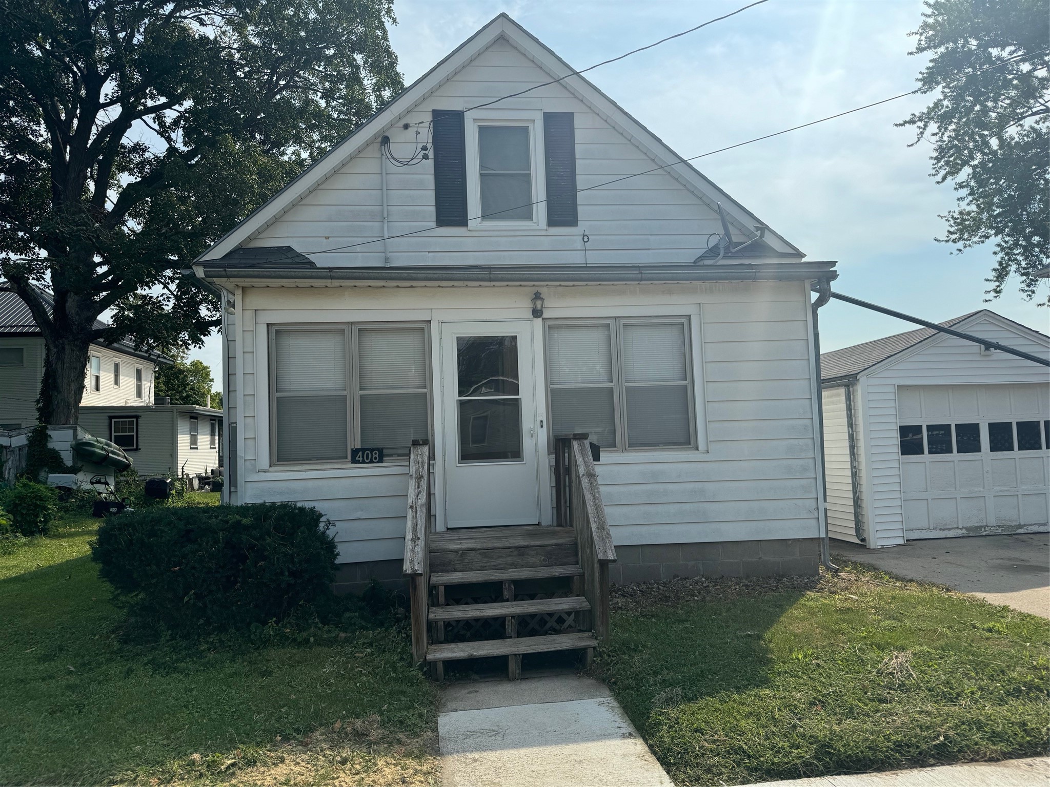 4th St, Newton, IA 50208