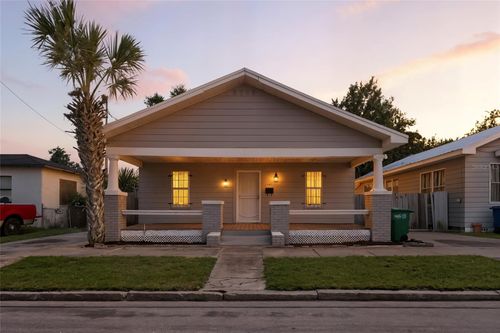 1303 E 26th Ave, TAMPA, FL, 33605-1757 | Card Image