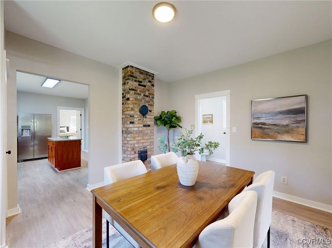 Screened porch with ceiling fan | Image 4