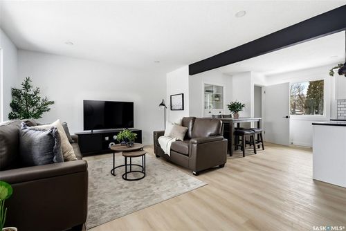 809 Horace St, Regina, SK, S4T5K9 | Card Image