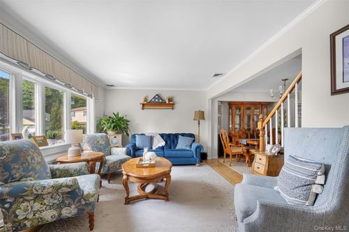 144 Radcliff Dr, East Norwich, NY, 11732-1225 | Card Image