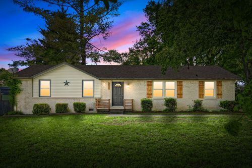 211 Tobacco Rd, Clarksville, TN, 37042-4951 | Card Image