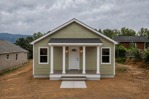 395 Trenton Ave, SHENANDOAH, VA, 22849-4202 | Card Image