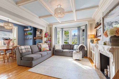 apt-1-569 Franklin St, Melrose, MA, 02176-1727 | Card Image