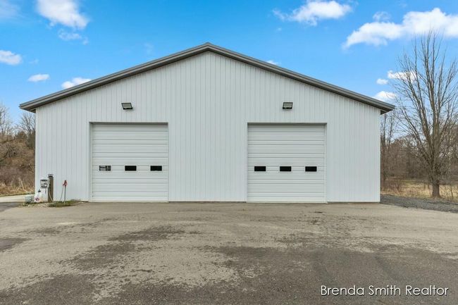 52 x 52 Heated Pole Barn | Image 38