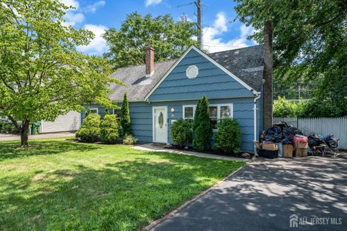 76 Clifton St, Edison, NJ, 08817-5408 | Card Image