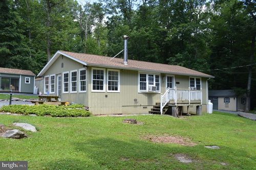 760 Buchanan Valley Rd, Orrtanna, PA, 17353-9765 | Card Image