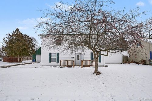 3444 Church St, Saginaw, MI, 48604-2141 | Card Image