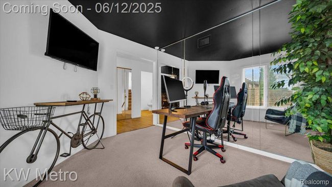 4013 Foxpointe Dr, Condo with 2 bedrooms, 3 bathrooms and null parking in West Bloomfield MI | Image 23