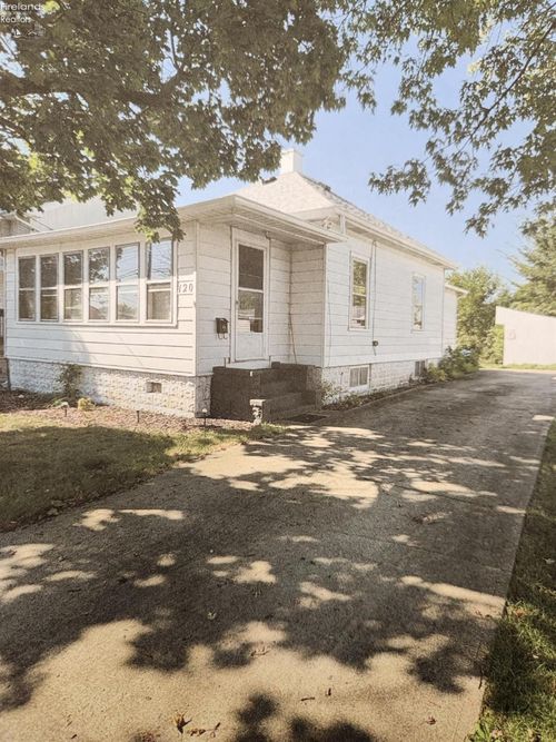 120 Maple St, Port Clinton, OH, 43452-1326 | Card Image