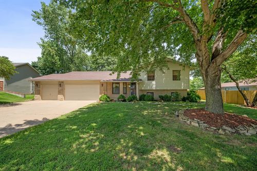 708 E 34th Ave, Winfield, KS, 67156-8719 | Card Image