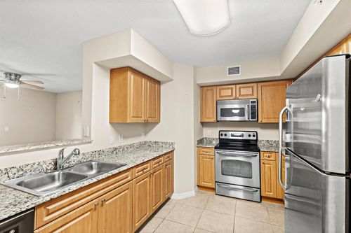 5102-6752 Heritage Grande, Boynton Beach, FL, 33437-7926 | Card Image