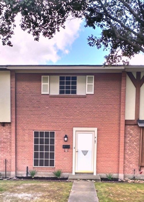 207 W Ailsie Ave, Kingsville, TX, 78363-7519 | Card Image
