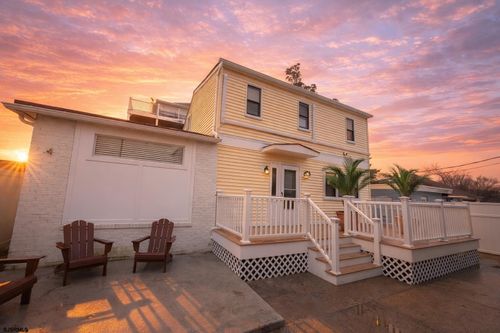 5-110 W Buttercup Rd, Wildwood Crest, NJ, 08260-1318 | Card Image