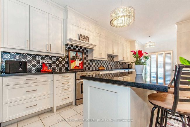 9 Amalfi Crt, House other with 5 bedrooms, 4 bathrooms and 2 parking in Vaughan ON | Image 15