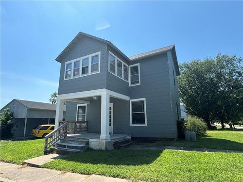 428 Broad St, Warrensburg, MO, 64093-2429 | Card Image