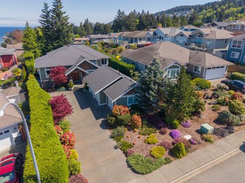 5676 Muggies Way, Nanaimo, BC, V9V1W2 | Card Image