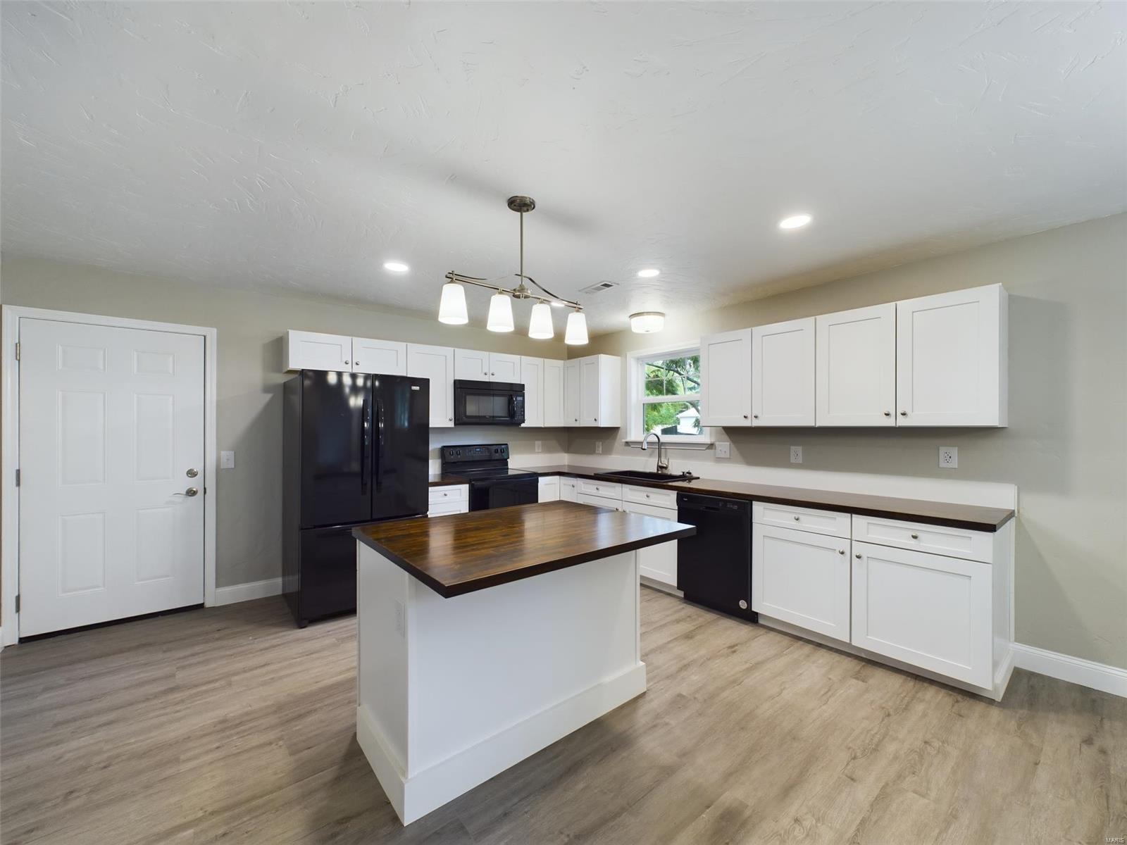 Morgan St, Waynesville, MO 65583