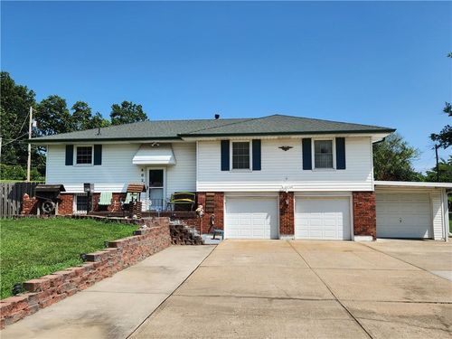 4021 S Leslie Ave, Independence, MO, 64055-4791 | Card Image