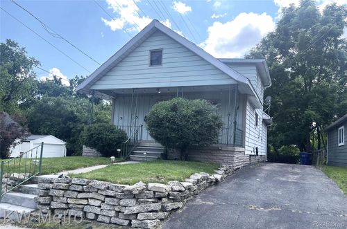 103 N Roselawn St, Pontiac, MI, 48342-2750 | Card Image