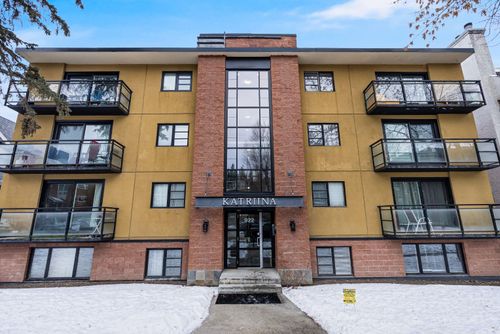 {{alt}} | Card Image