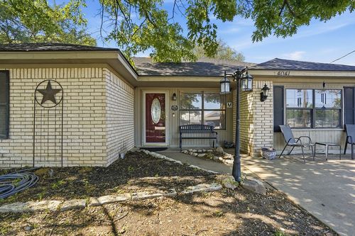 4041 Country Meadows Cir, Granbury, TX, 76049-8001 | Card Image