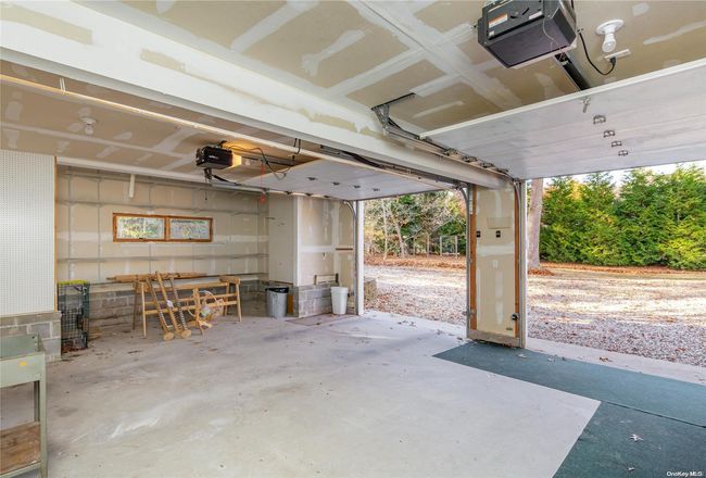 2 Car Garage | Image 31