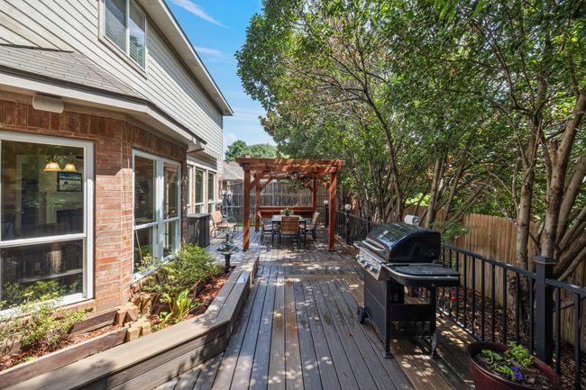 Synthetic wood deck still has 20 years remaining warranty! | Image 35