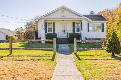 362 East St, Wrentham, MA, 02093-1381 | Card Image