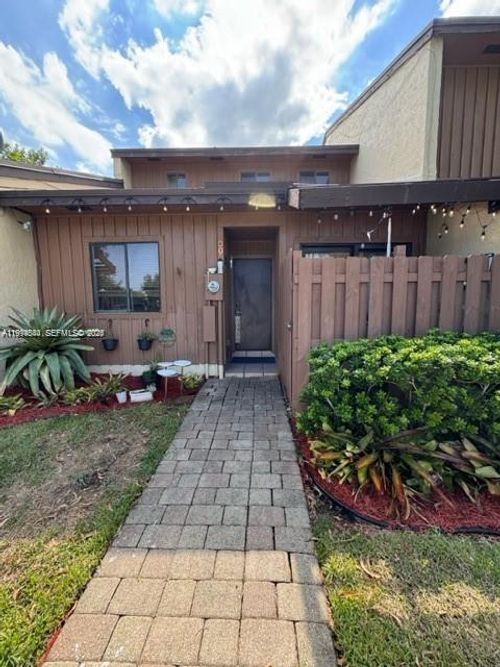 4183 Sw 87th Ter, Cooper City, FL, 33328-2836 | Card Image