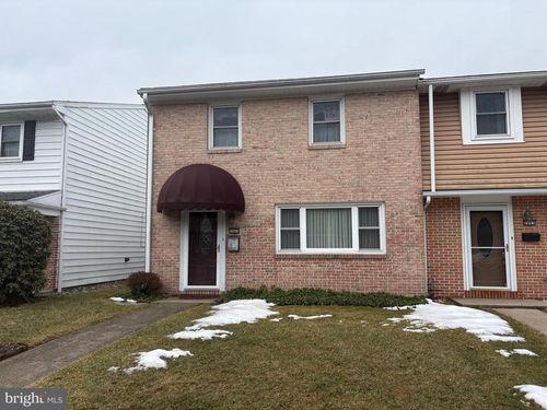 2063 King Ave, POTTSVILLE, PA, 17901-1938 | Card Image