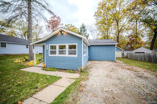 5987 Martinus St, Haslett, MI, 48840-8212 | Card Image