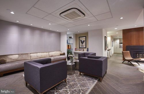 1b-1902-1616 Walnut St, PHILADELPHIA, PA, 19103-5313 | Card Image