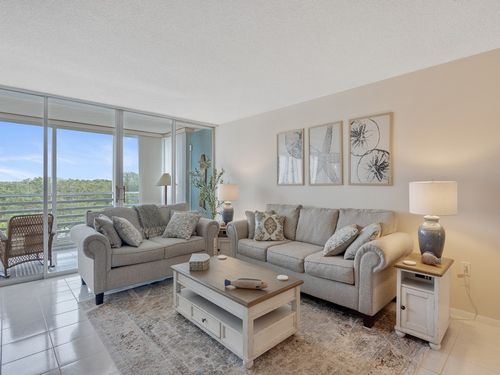408-935 E Causeway Blvd, Vero Beach, FL, 32963-2282 | Card Image