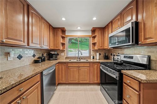 19439 Oak Crossing Rd, Newhall, CA, 91321-1432 | Card Image