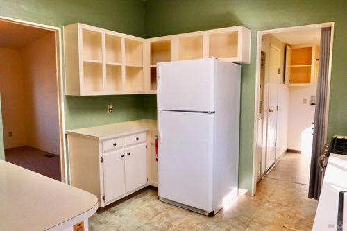 854 Woodward St, Fort Bragg, CA, 95437-5512 | Card Image